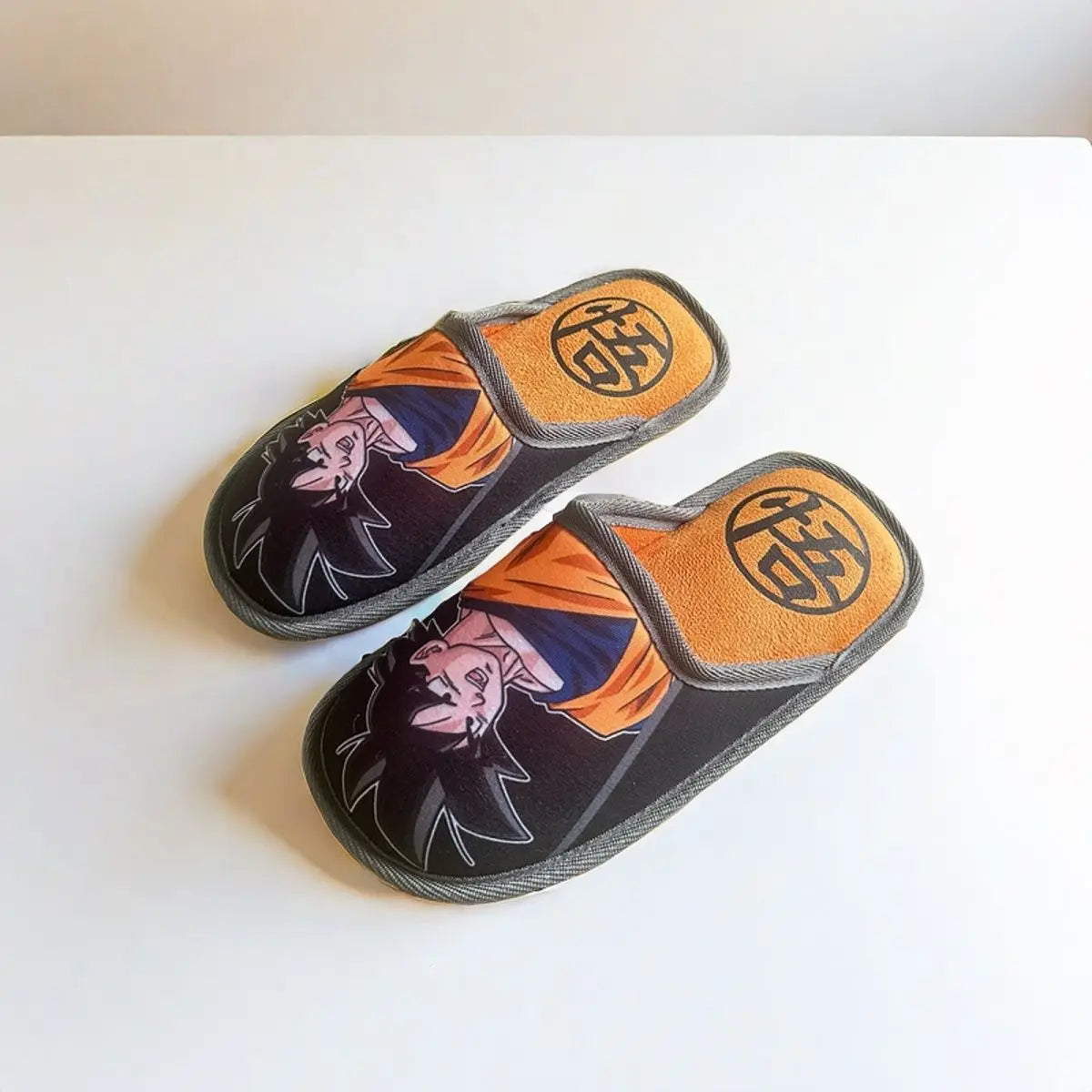 Pantoufle Dragon Ball - Son Goku à Semelle Épaisse
